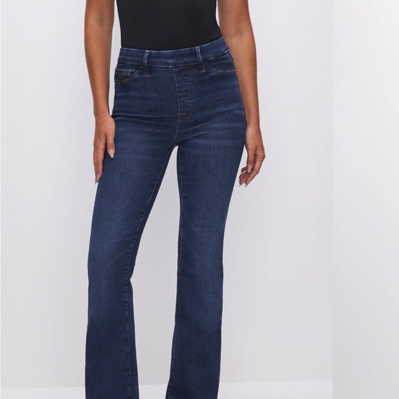 GOOD AMERICAN POWER STRETCH PULL-ON FLARE JEANS - Picture 6 of 8